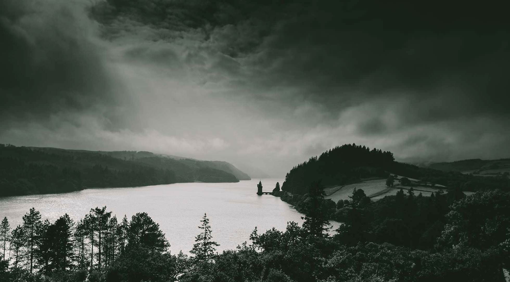 Lake Vyrnwy Wedding Photographer