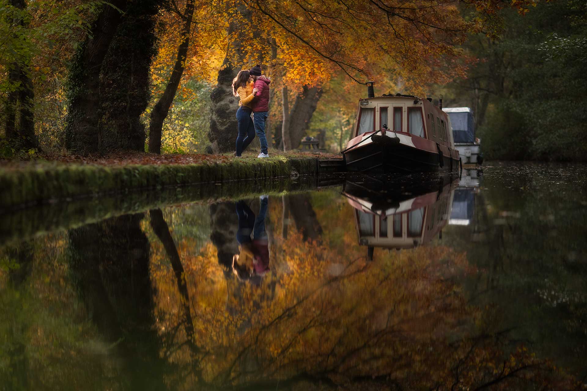 Alex and Allie by the canal in gorgeous Autumn colours at The Mere at Ellesmere with photographer pbartworks