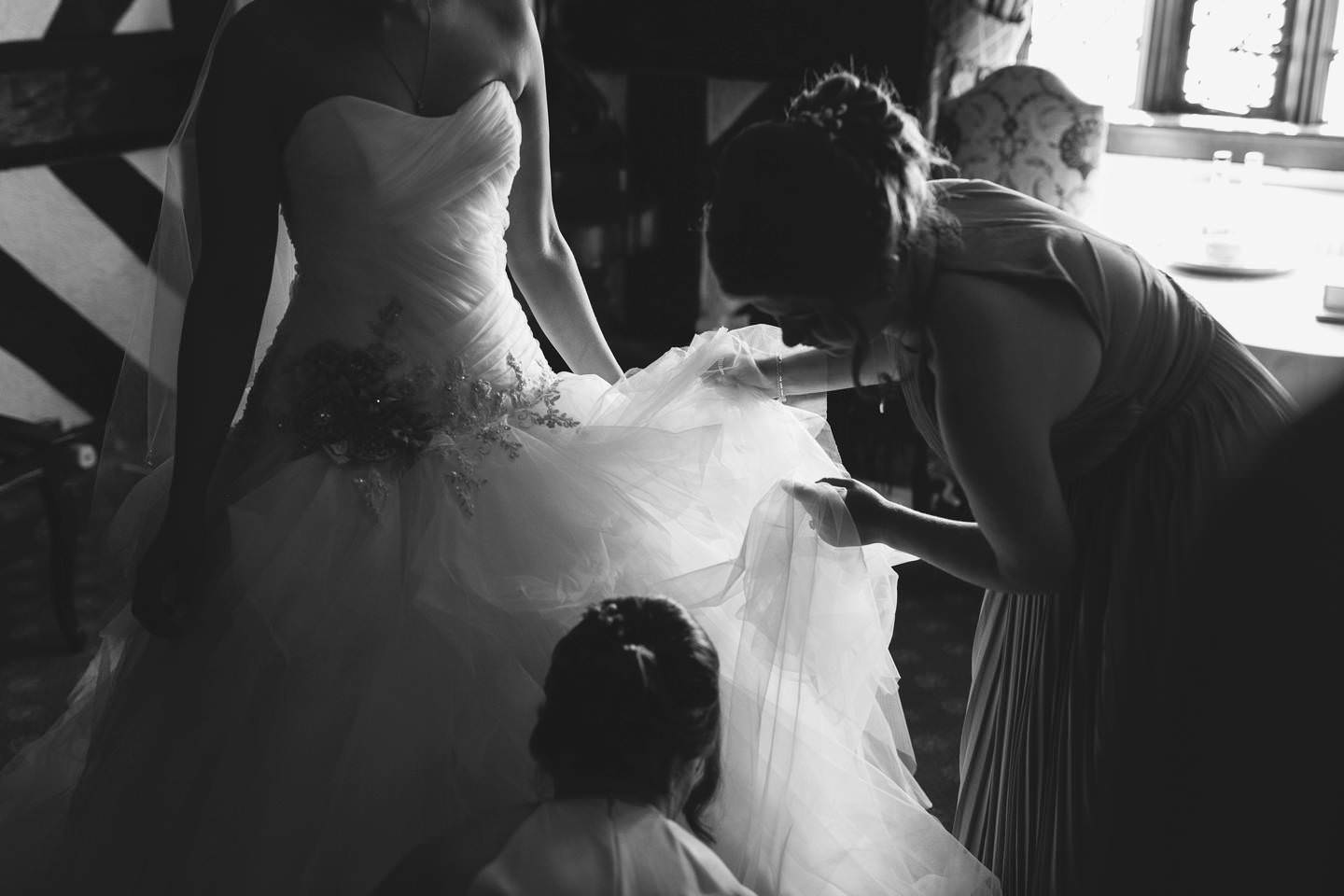 Shropshire Wedding Photography captures the preperations