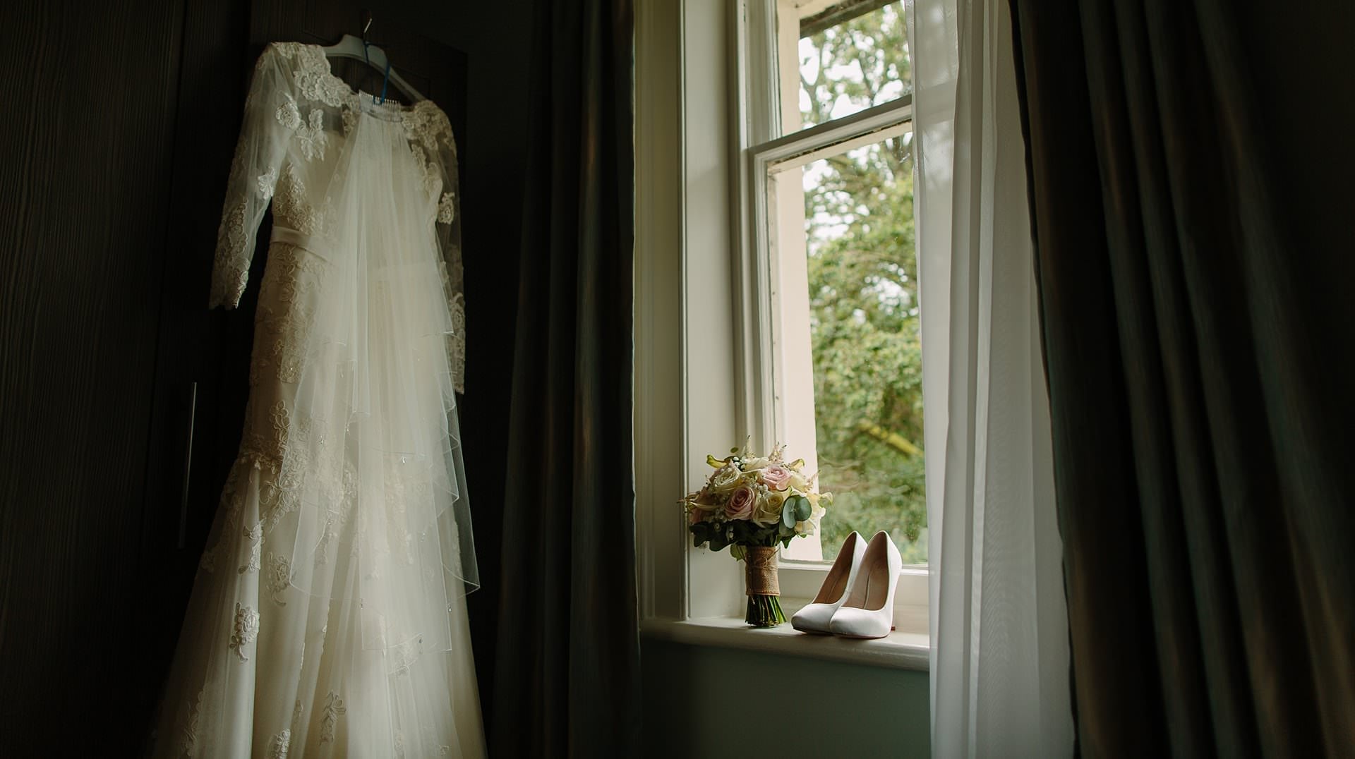 Llyndir Hall Wedding Photography