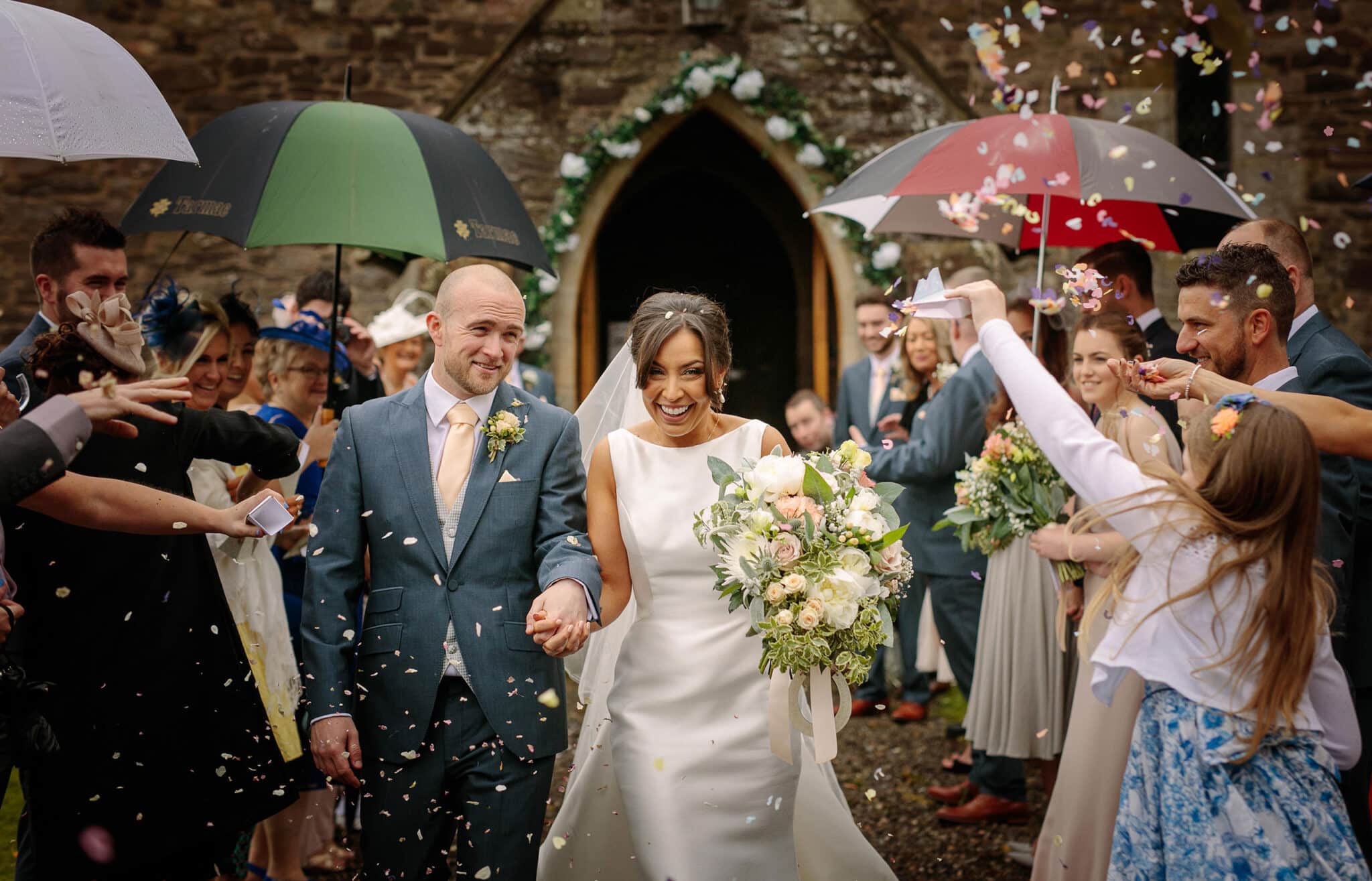 Check Out Shropshire wedding barns https://pbartworks.co.uk/wp-content/uploads/2018/01/Winstanstow-wedding-photography-2048x1315.jpg